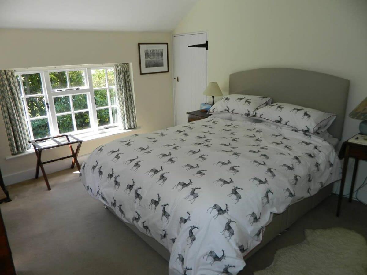 River Cottage A Country Retreat In Wooded Gardens East Stoke  المظهر الخارجي الصورة