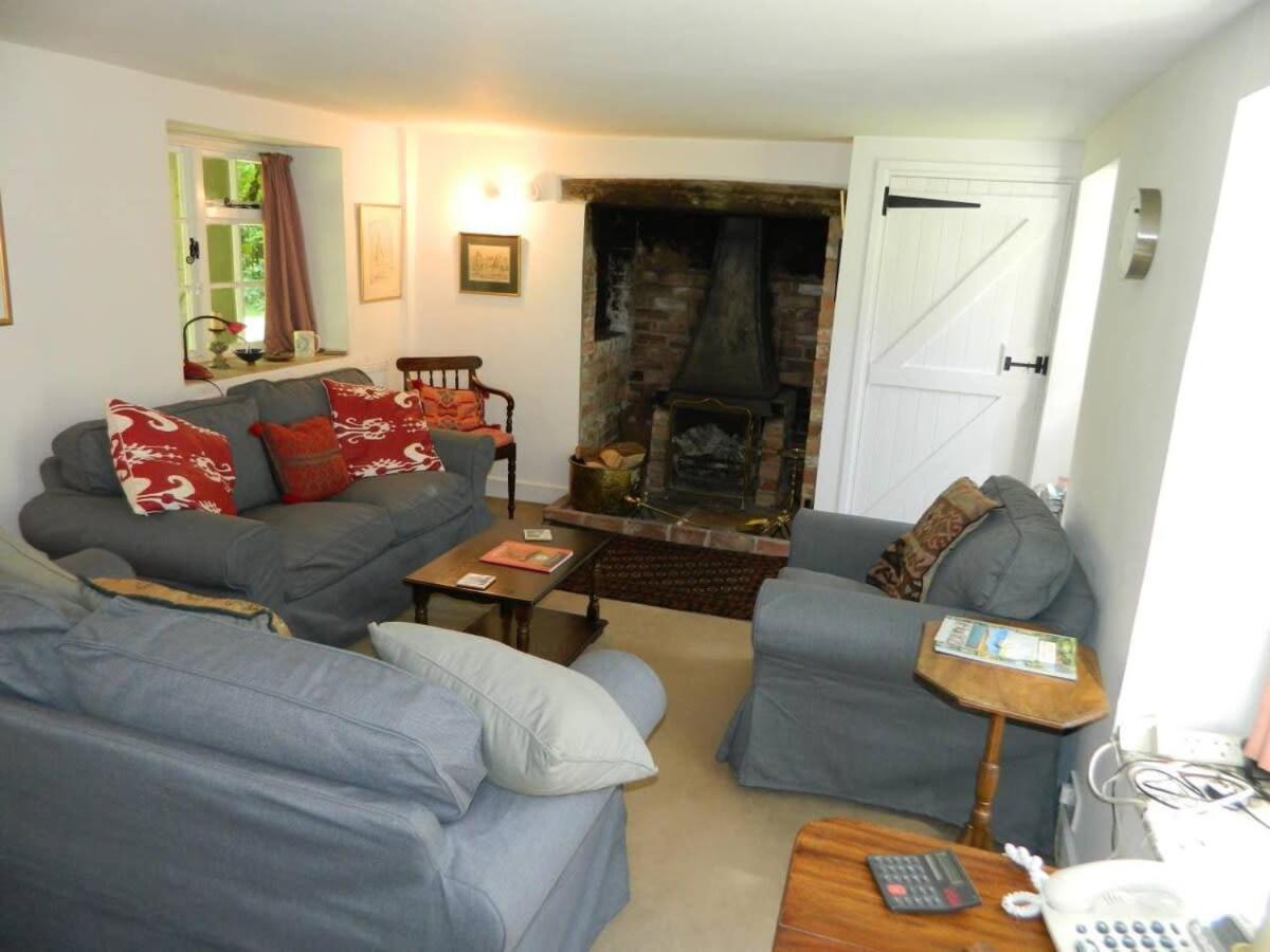 River Cottage A Country Retreat In Wooded Gardens East Stoke  المظهر الخارجي الصورة